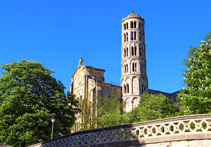 UZES ville millénaire histoire patrimoine activité culture